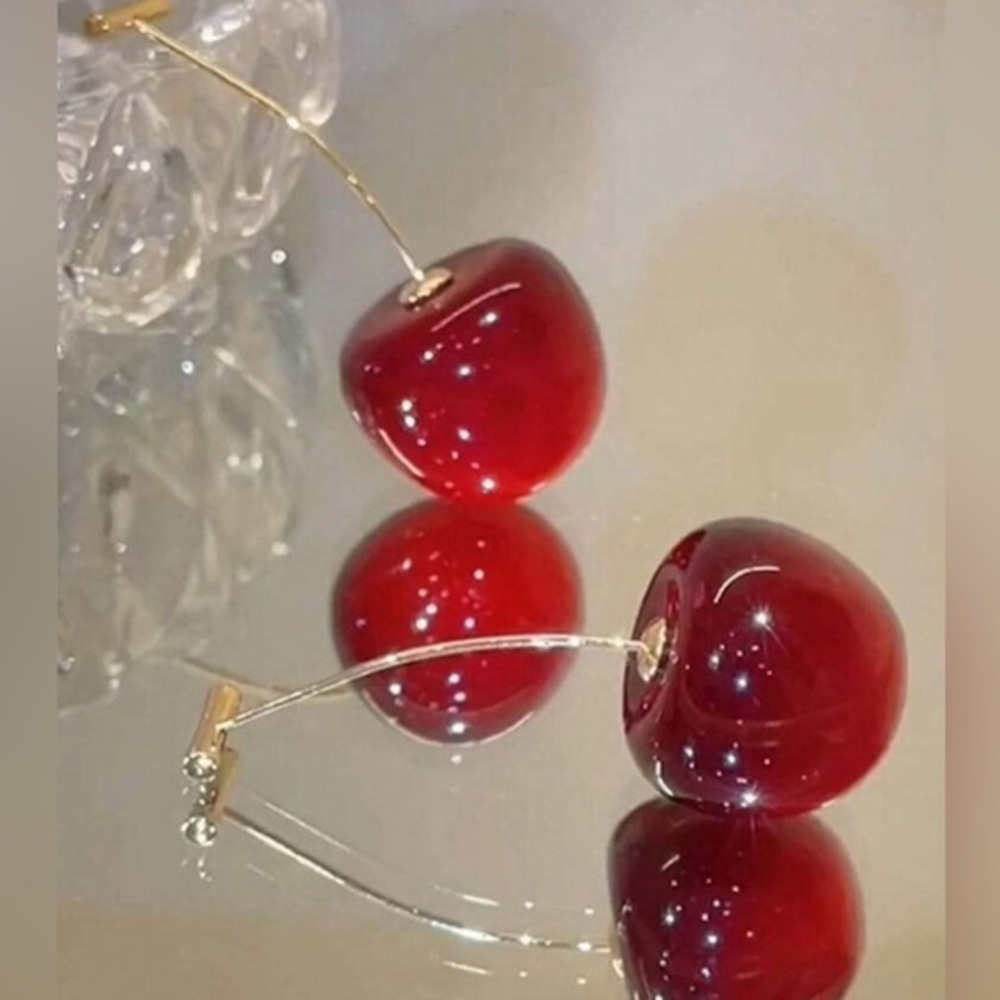 ✨NEW✨ Elegant Red Cherry 🍒 Earrings